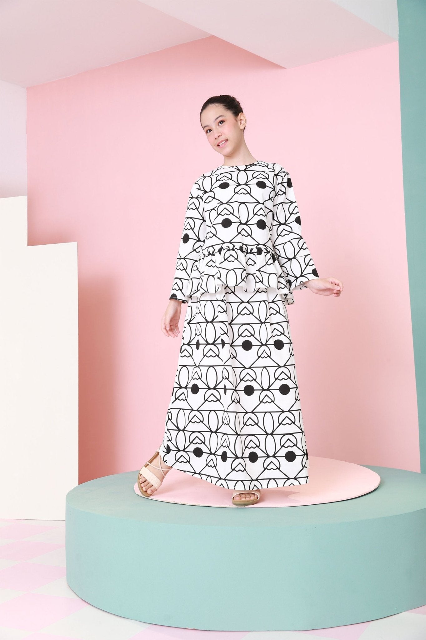 The Nikmat Collection Girl Teacup Skirt Fuji Print - Umbi