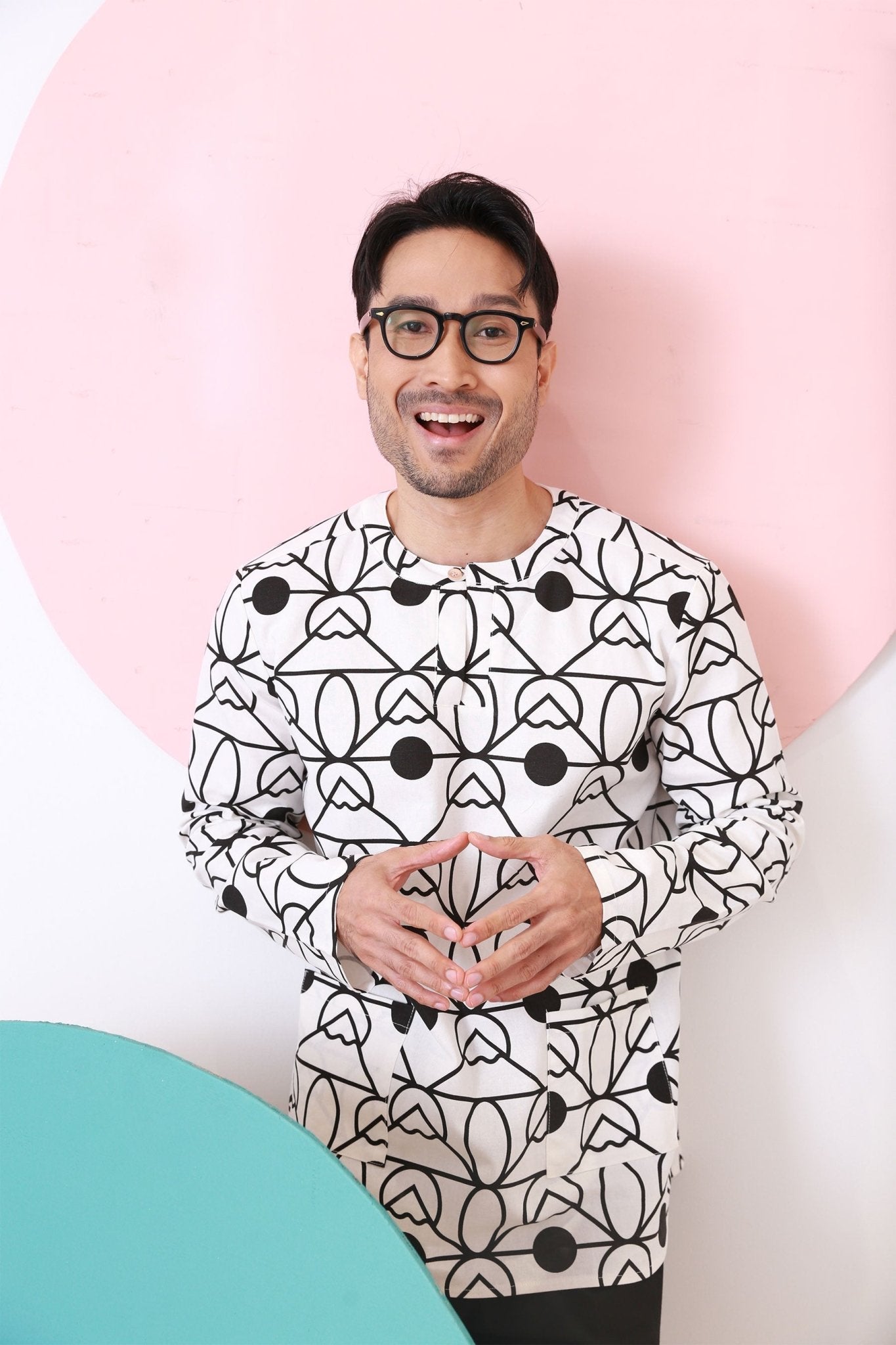 The Nikmat Collection Men Modern Teluk Belanga Fuji Print - Umbi