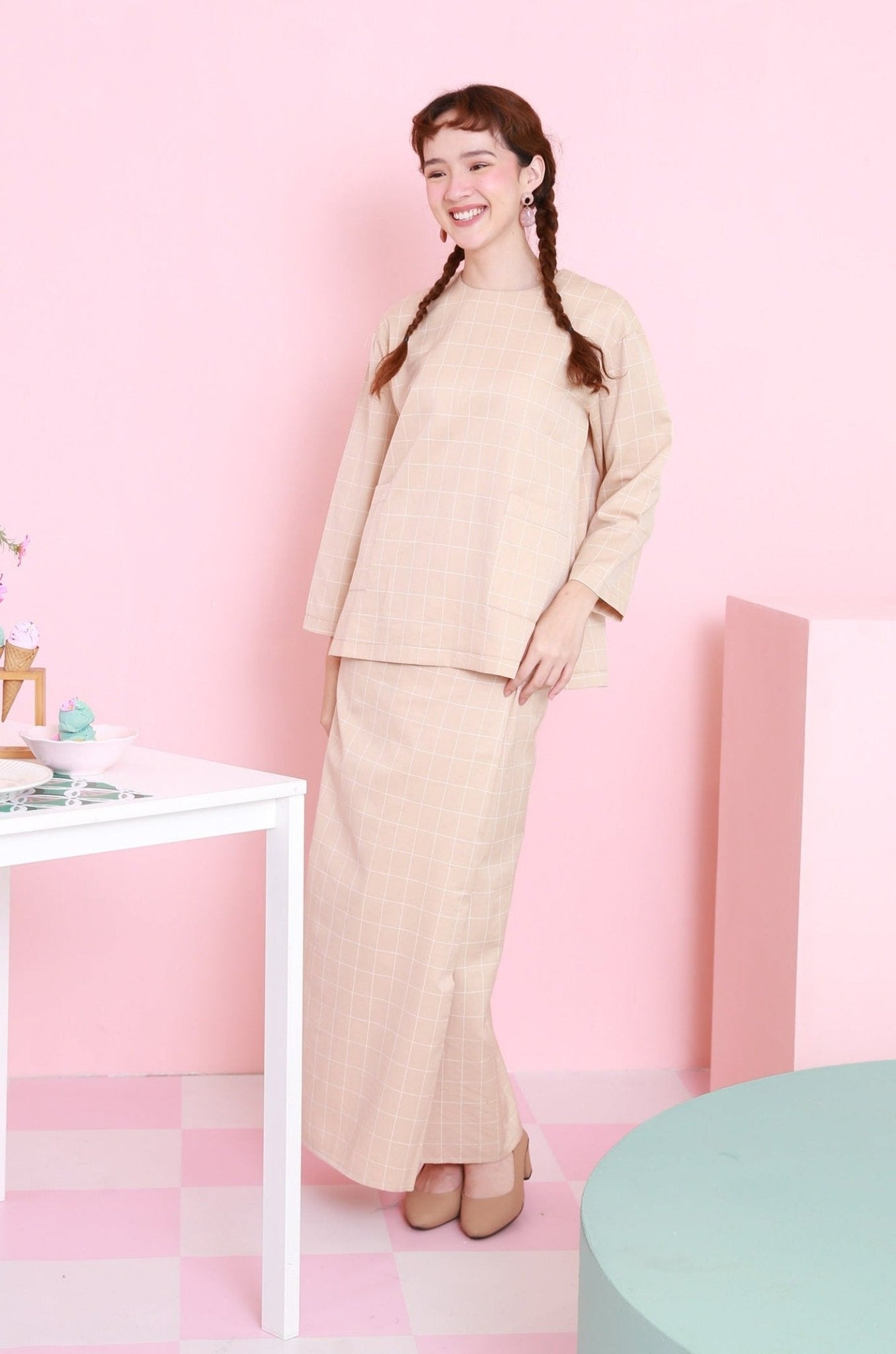The Nikmat Collection Women Classic Skirt Checked Caramel - Umbi