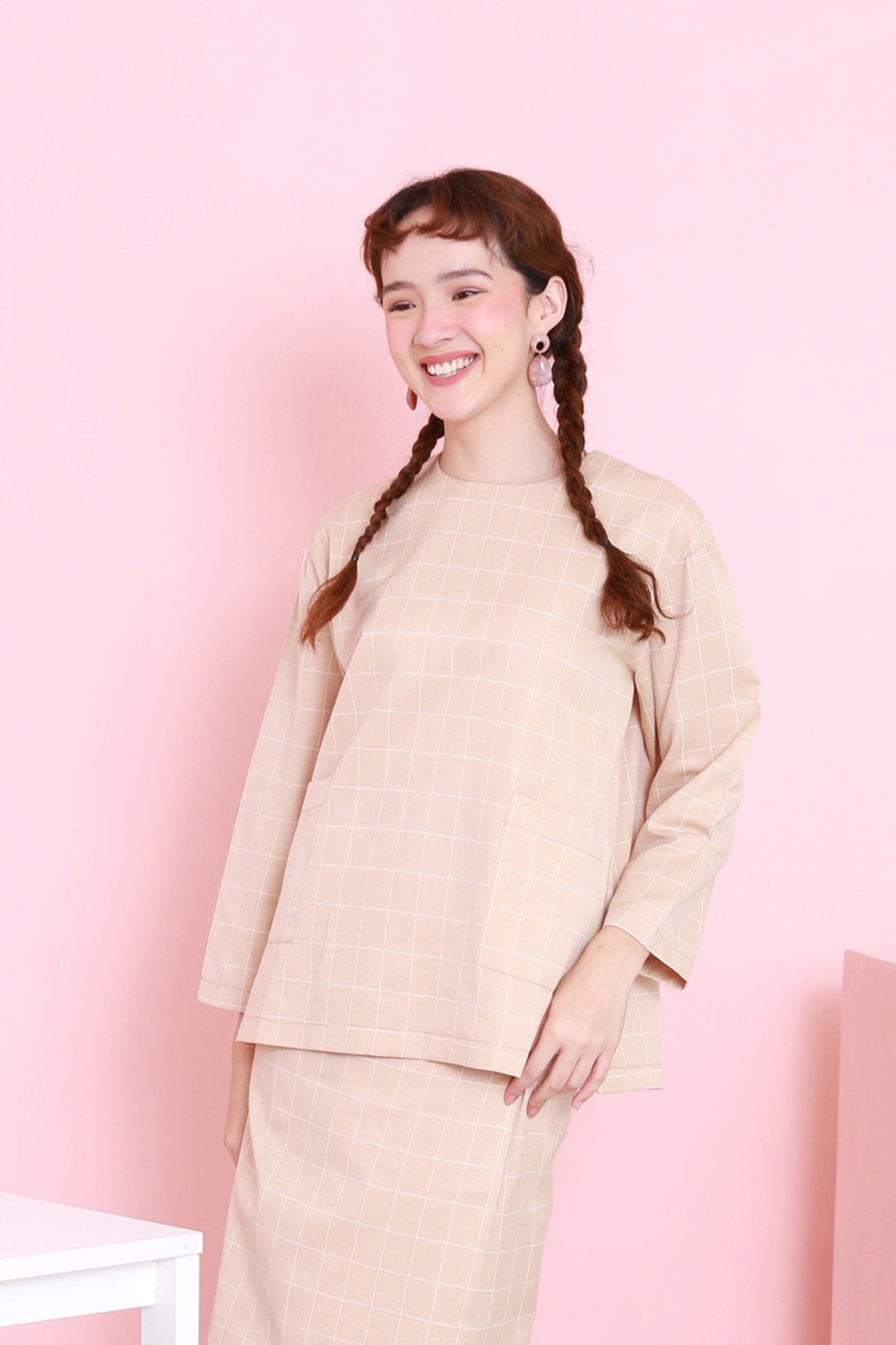The Nikmat Collection Women Pair Pockets Boxy Blouse Checked Caramel - Umbi