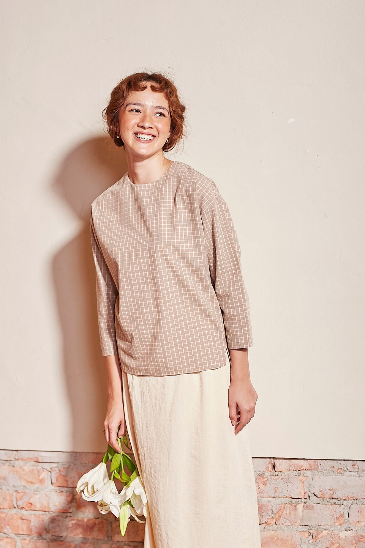 The Nostalgia Women Boxy Blouse Checked Sand - Umbi