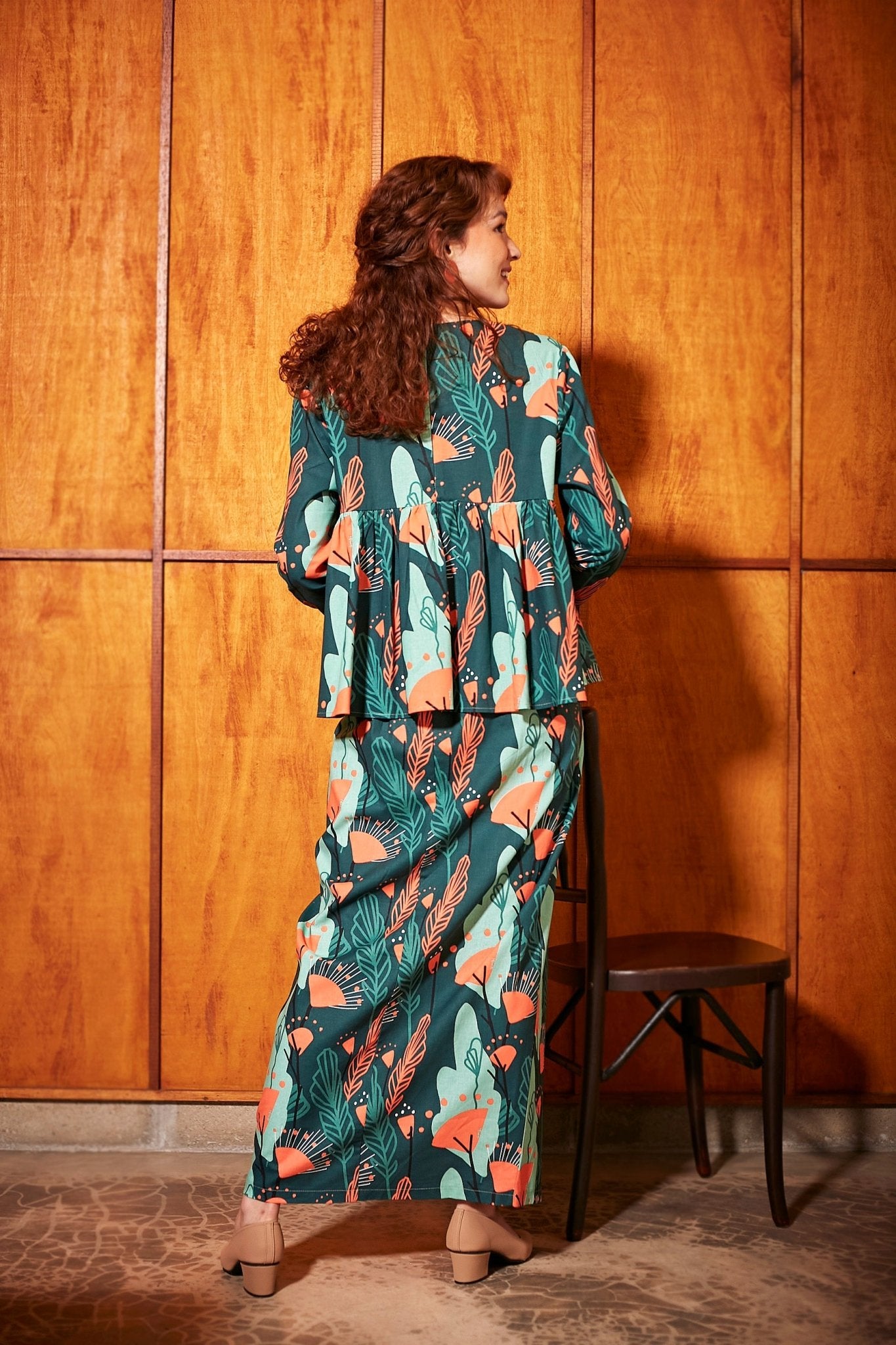 The Nostalgia Women Ruffle Blouse Forest - Umbi
