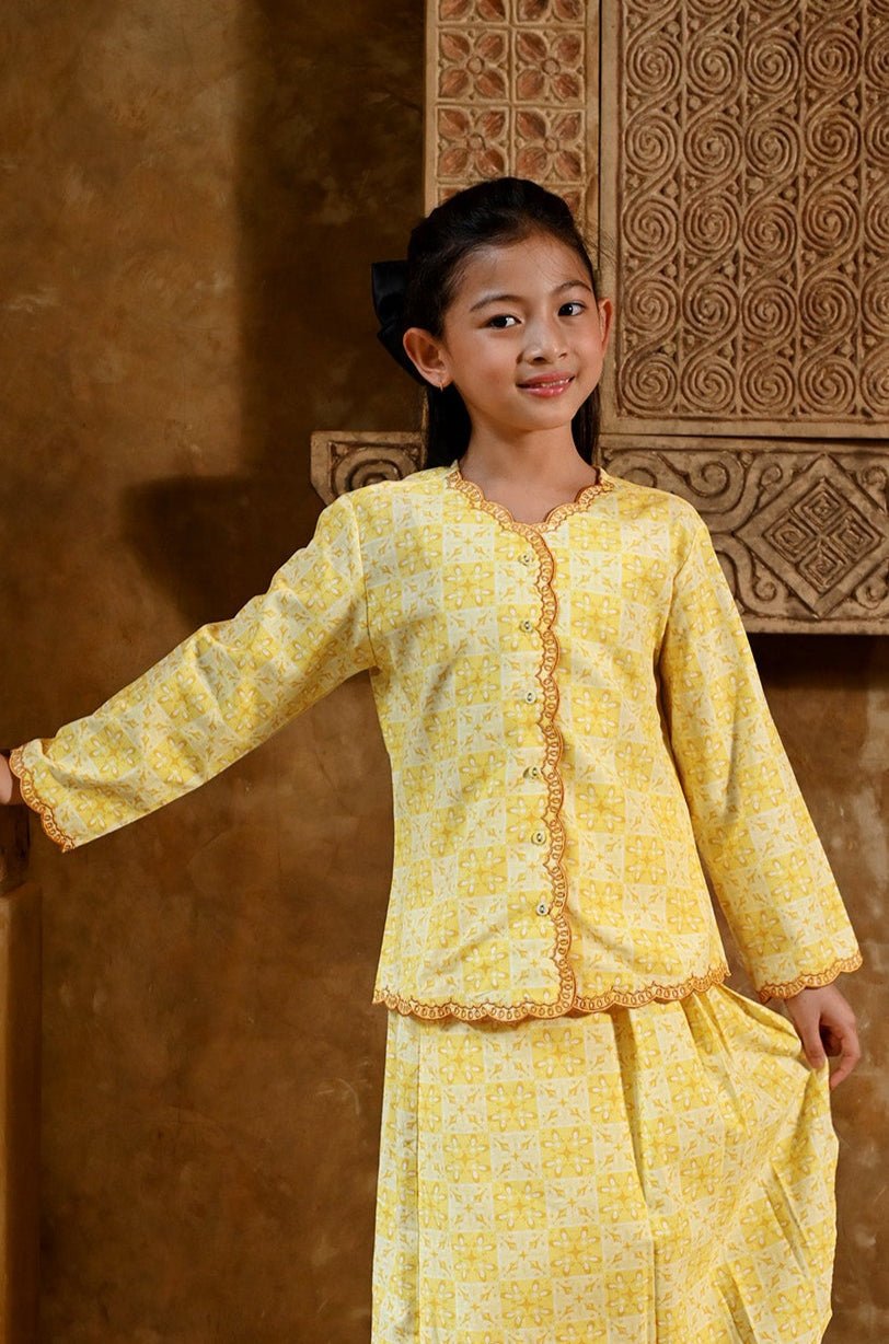 The Nusantara Collection Girl Kebaya Top with Embroidery Sinar Print - Umbi