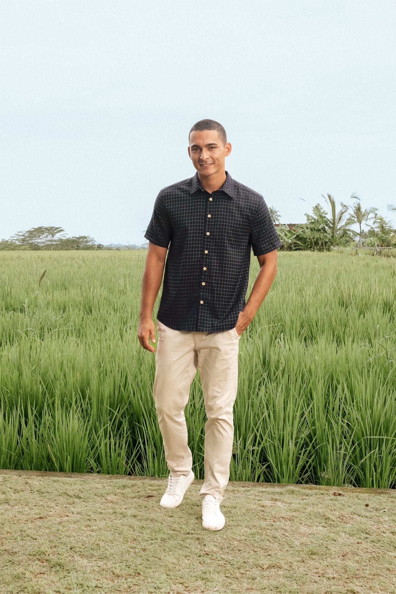 The Nusantara Collection Men Holiday Shirt Checked Black - Umbi