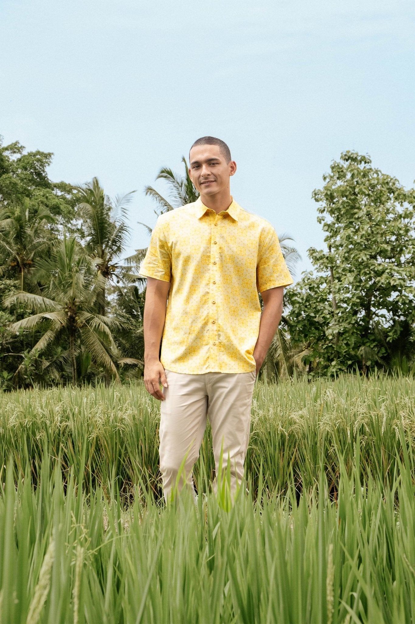 The Nusantara Collection Men Holiday Shirt Sinar Print - Umbi