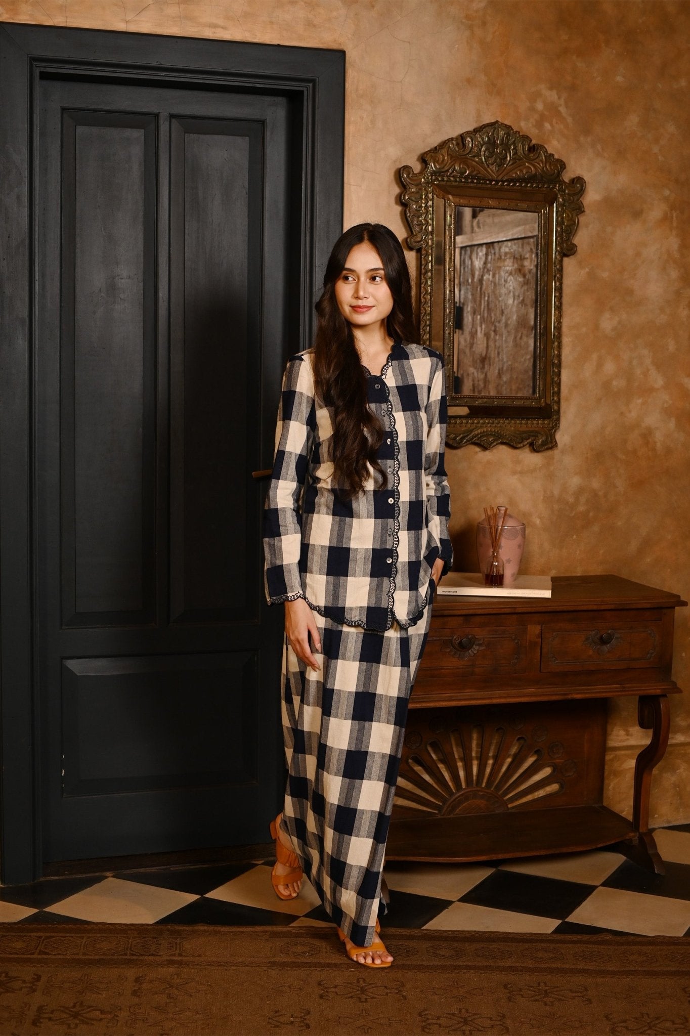 The Nusantara Collection Women Classic Skirt Checked Navy - Umbi