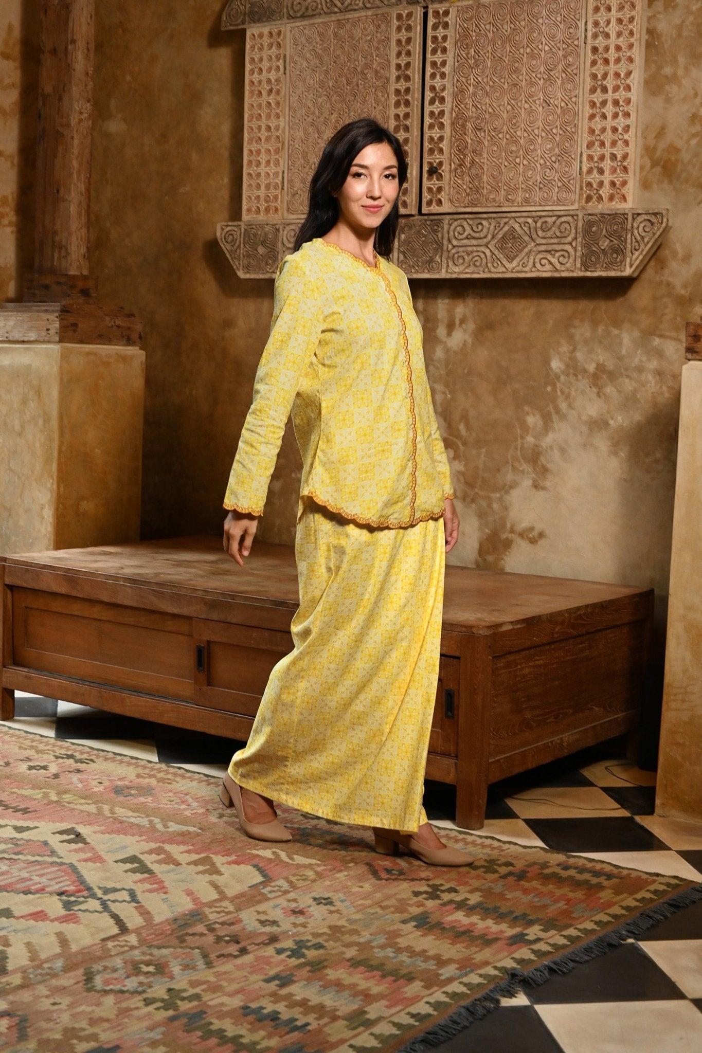 The Nusantara Collection Women Classic Skirt Sinar Print - Umbi