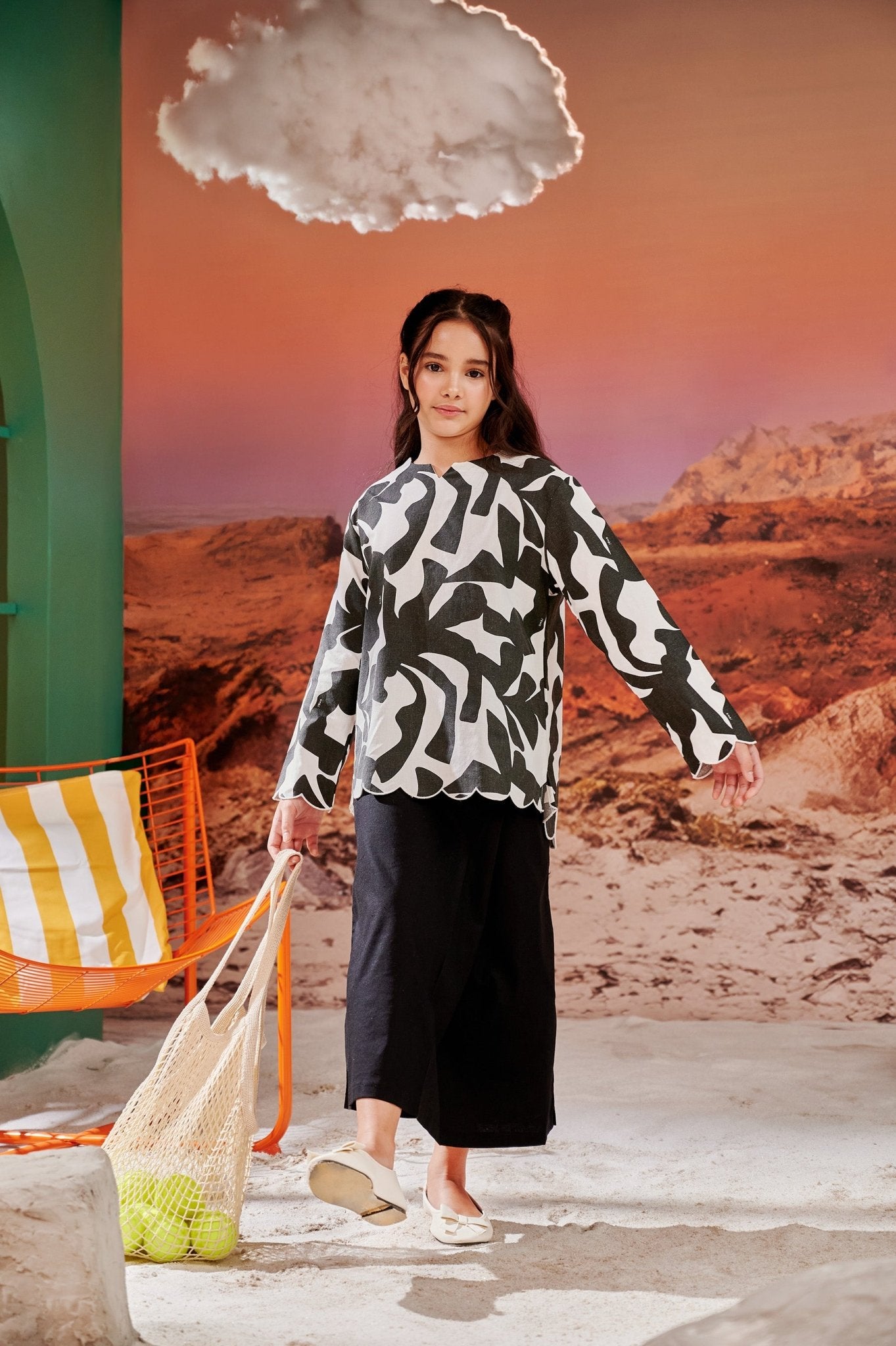 The Oasis Girl Classic Skirt Black - Umbi