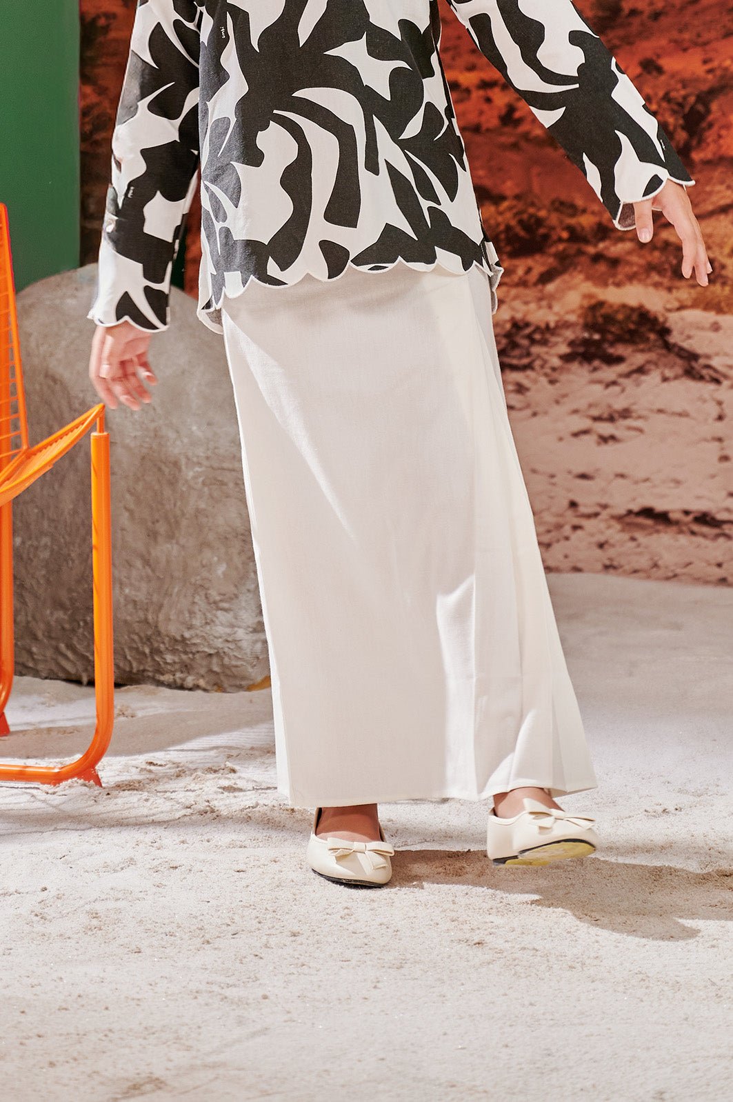 The Oasis Girl Classic Skirt White - Umbi