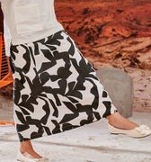 The Oasis Girl Classic Skirt with Scallop Embroidery Shadow Print - Umbi