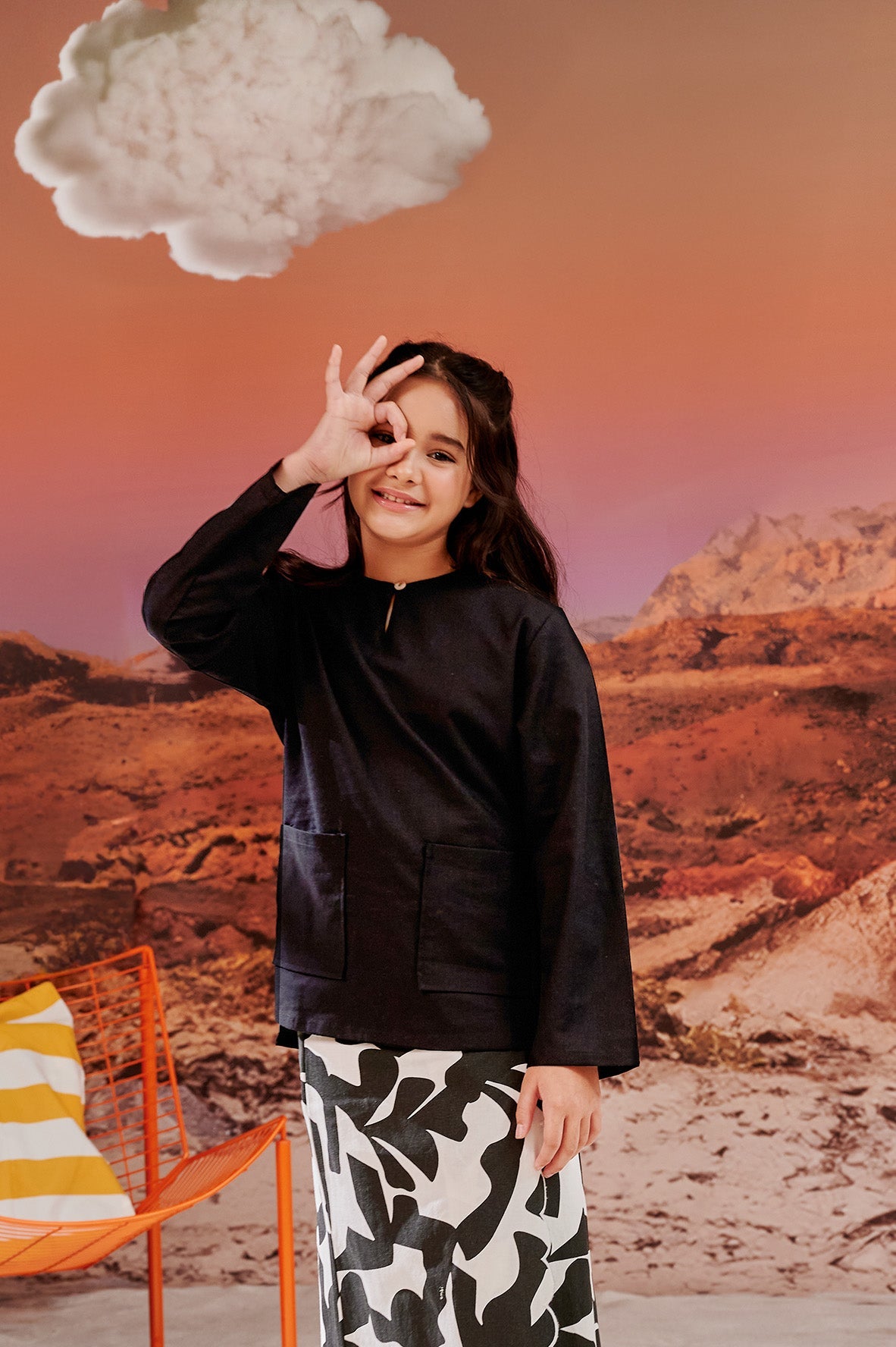 The Oasis Girl Kurung Top Black - Umbi