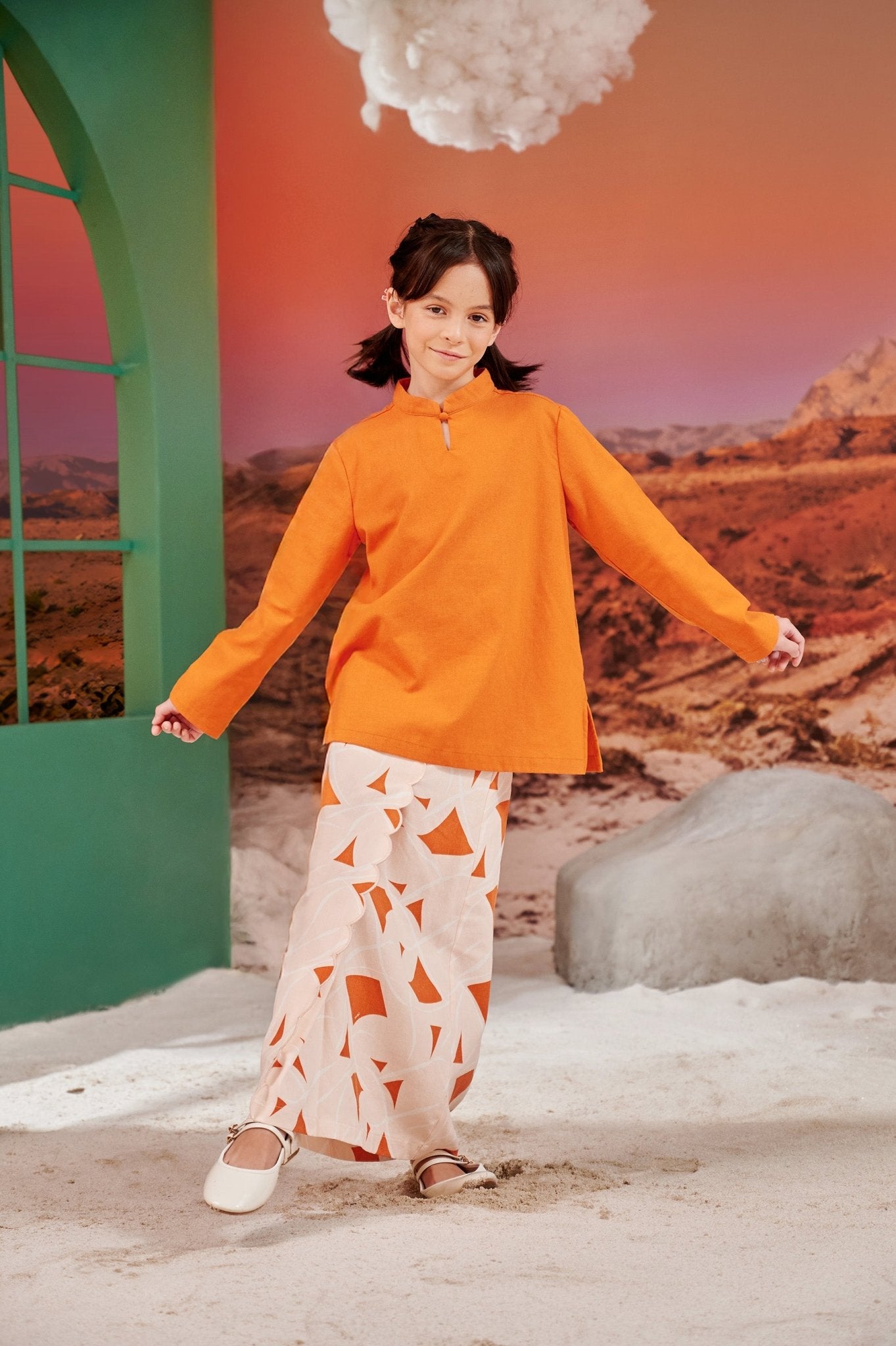 The Oasis Girl Mandarin Collar Kurung Top Orange - Umbi