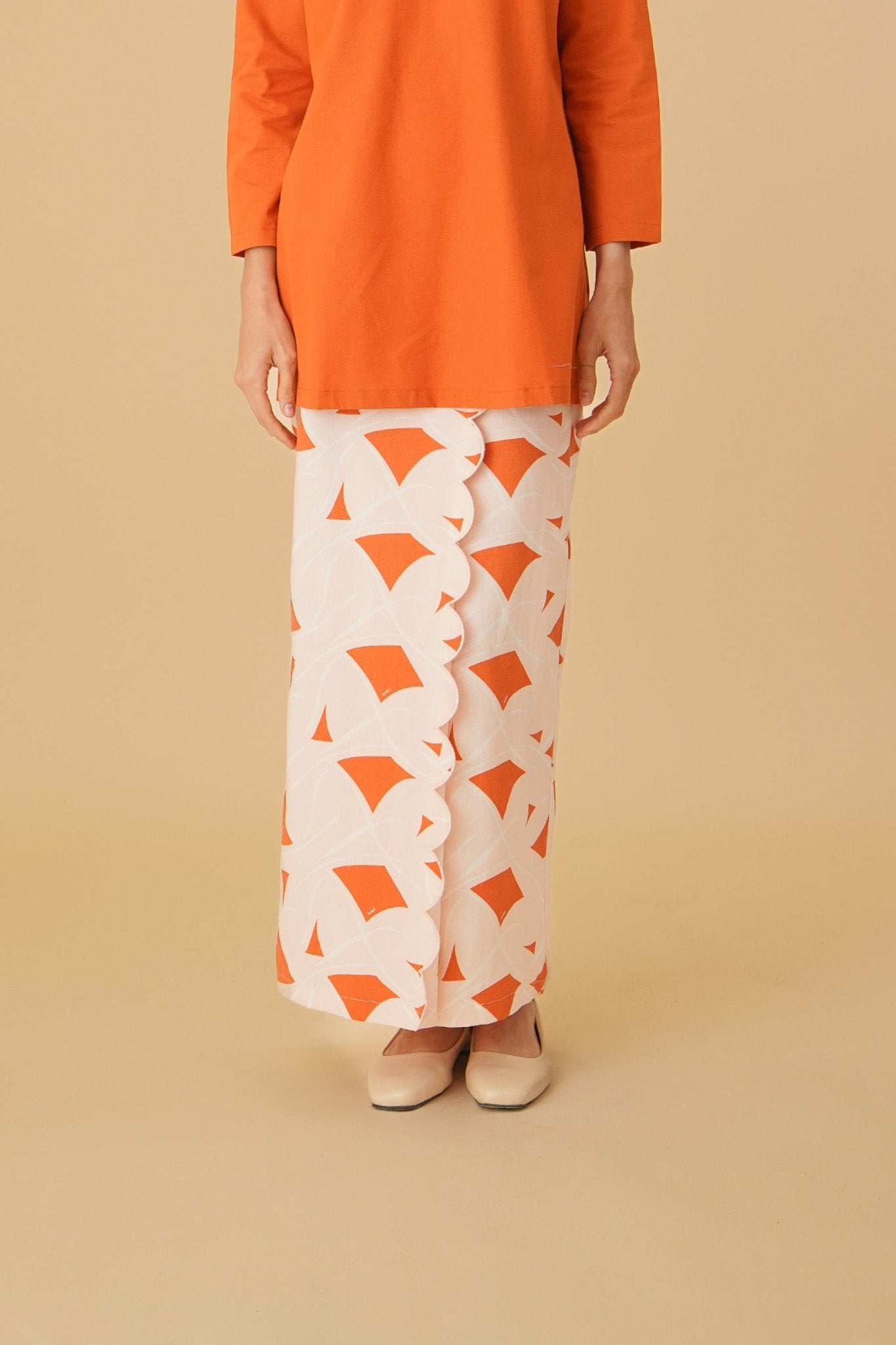 The Oasis Women Classic Skirt with Scallop Embroidery Desert Print - Umbi