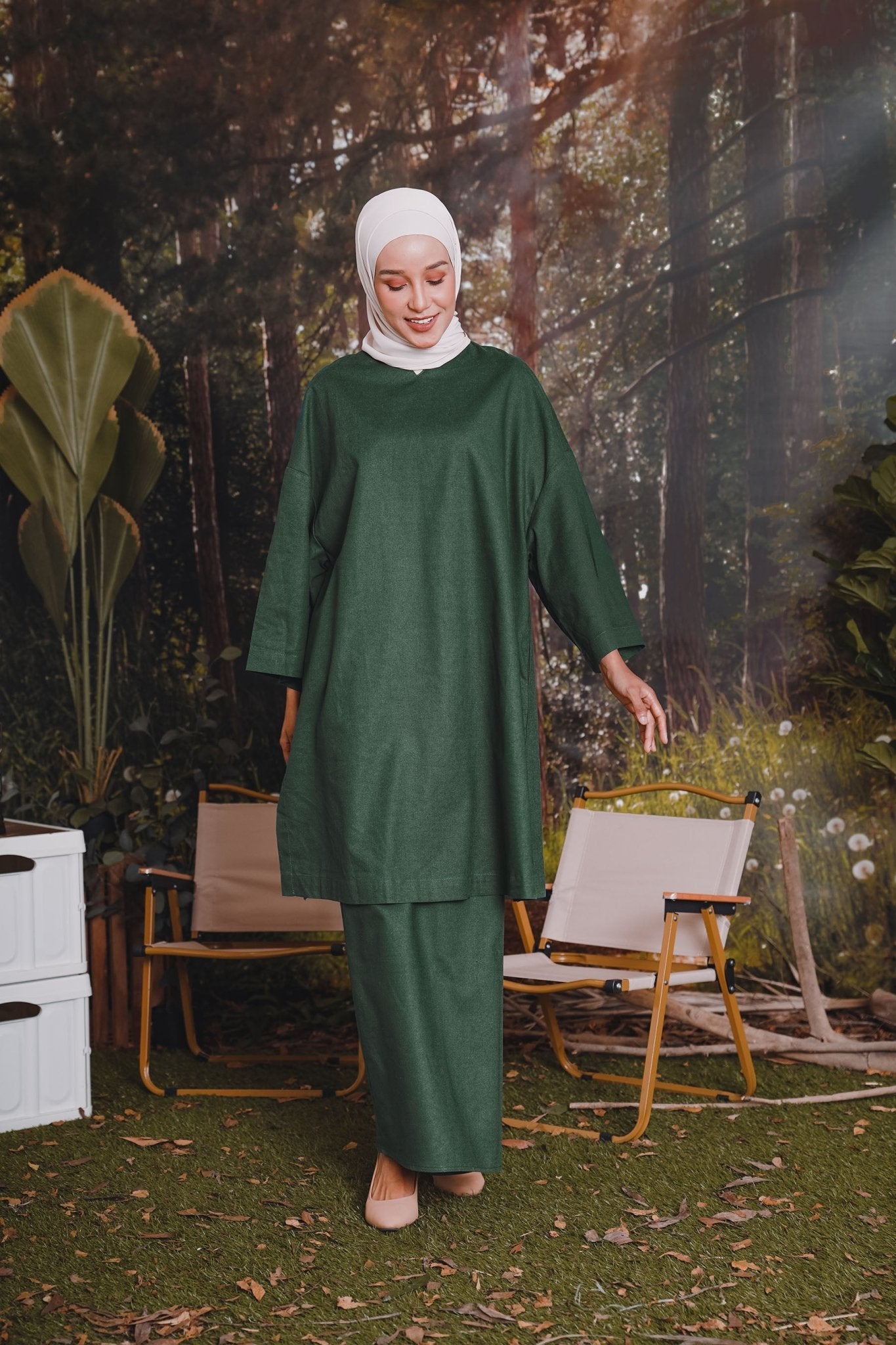 The Rimba Raya Women Classic Skirt Dark Green - Umbi