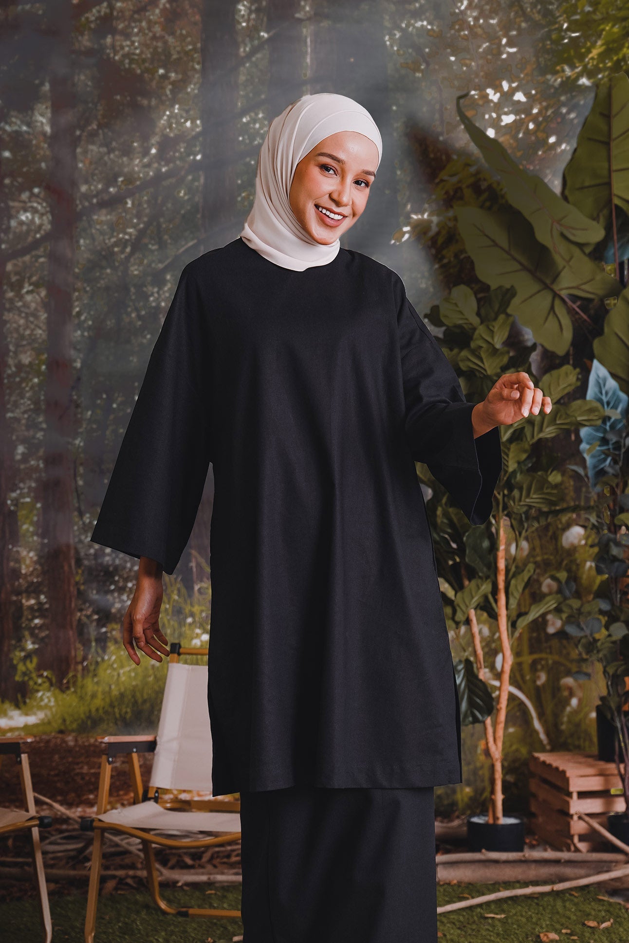 The Rimba Raya Women Long Kurung Blouse Black - Umbi