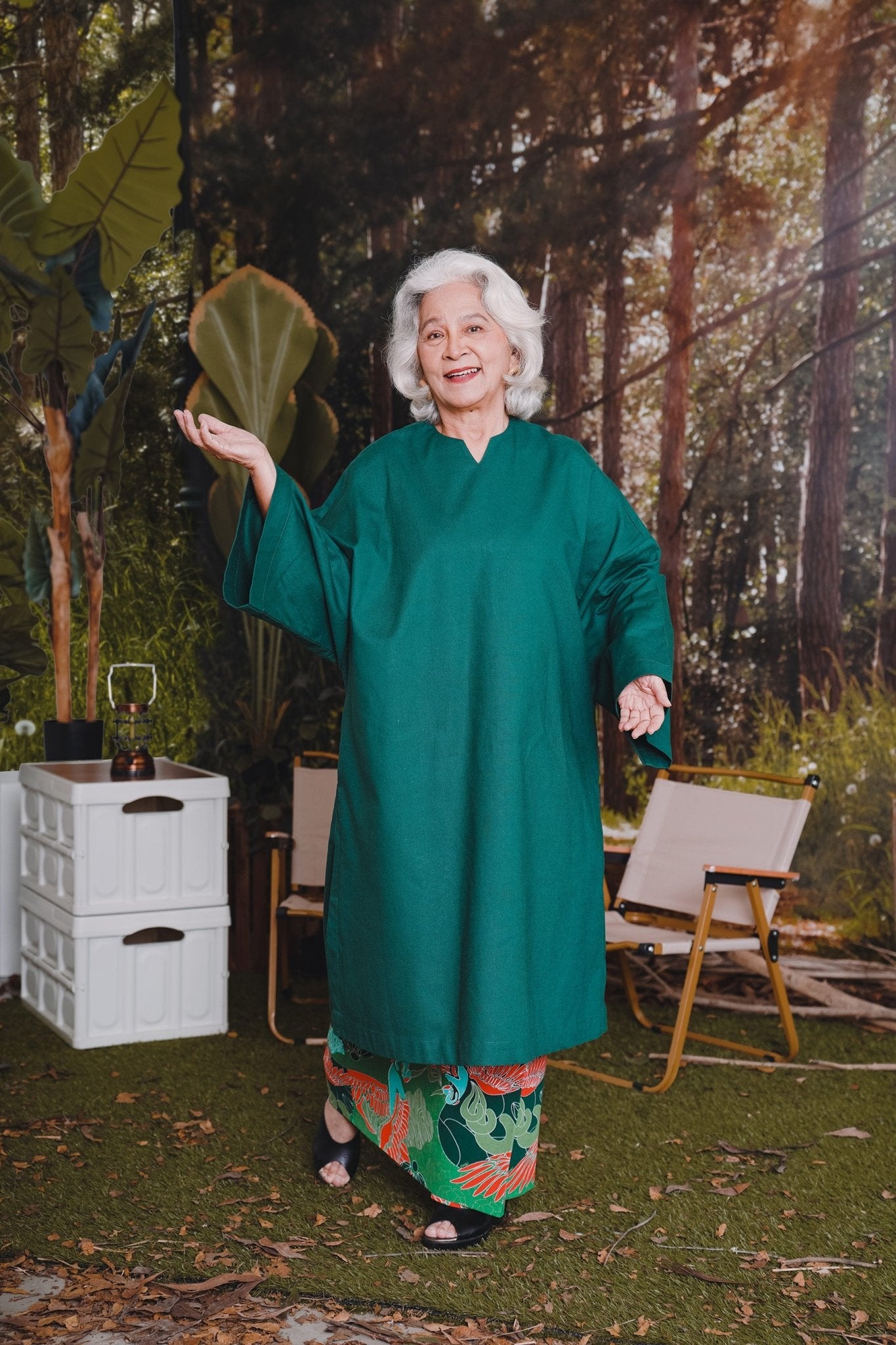 The Rimba Raya Women Long Kurung Blouse Dark Green - Umbi