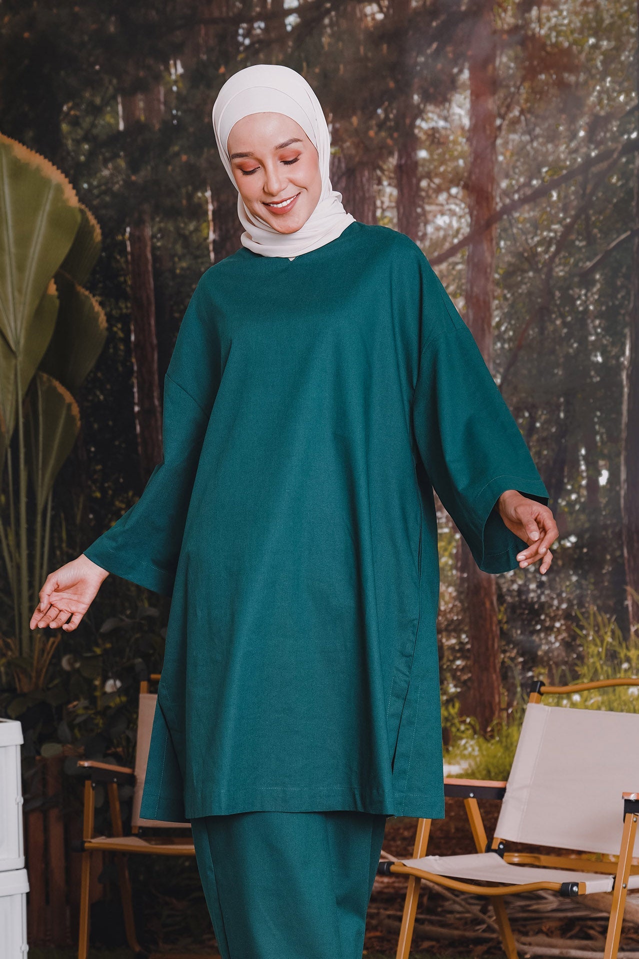 The Rimba Raya Women Long Kurung Blouse Dark Green - Umbi