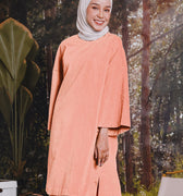 The Rimba Raya Women Long Kurung Blouse Salmon - Umbi