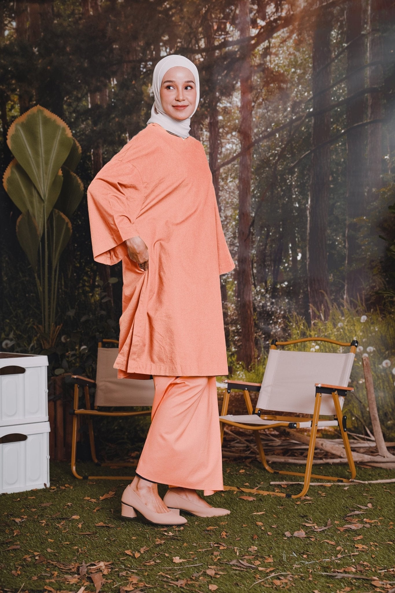The Rimba Raya Women Long Kurung Blouse Salmon - Umbi