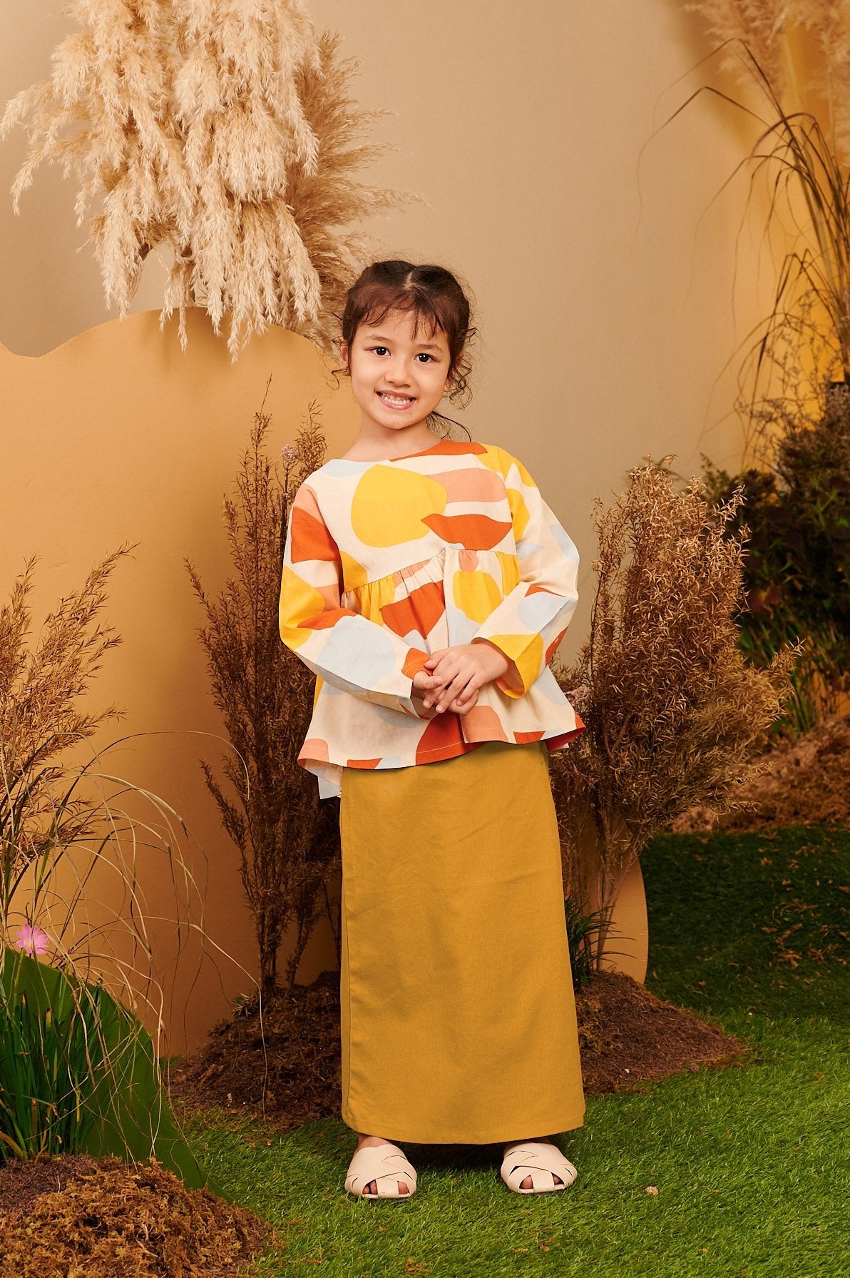 The Secret Garden Girl Ruffle Blouse Pebbles Print - Umbi