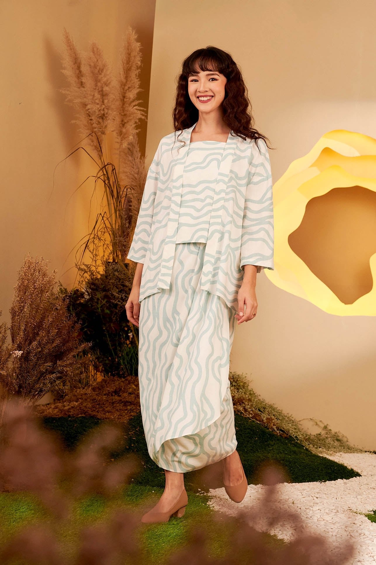 The Secret Garden Women 2 in 1 Kebaya Wave Print - Umbi