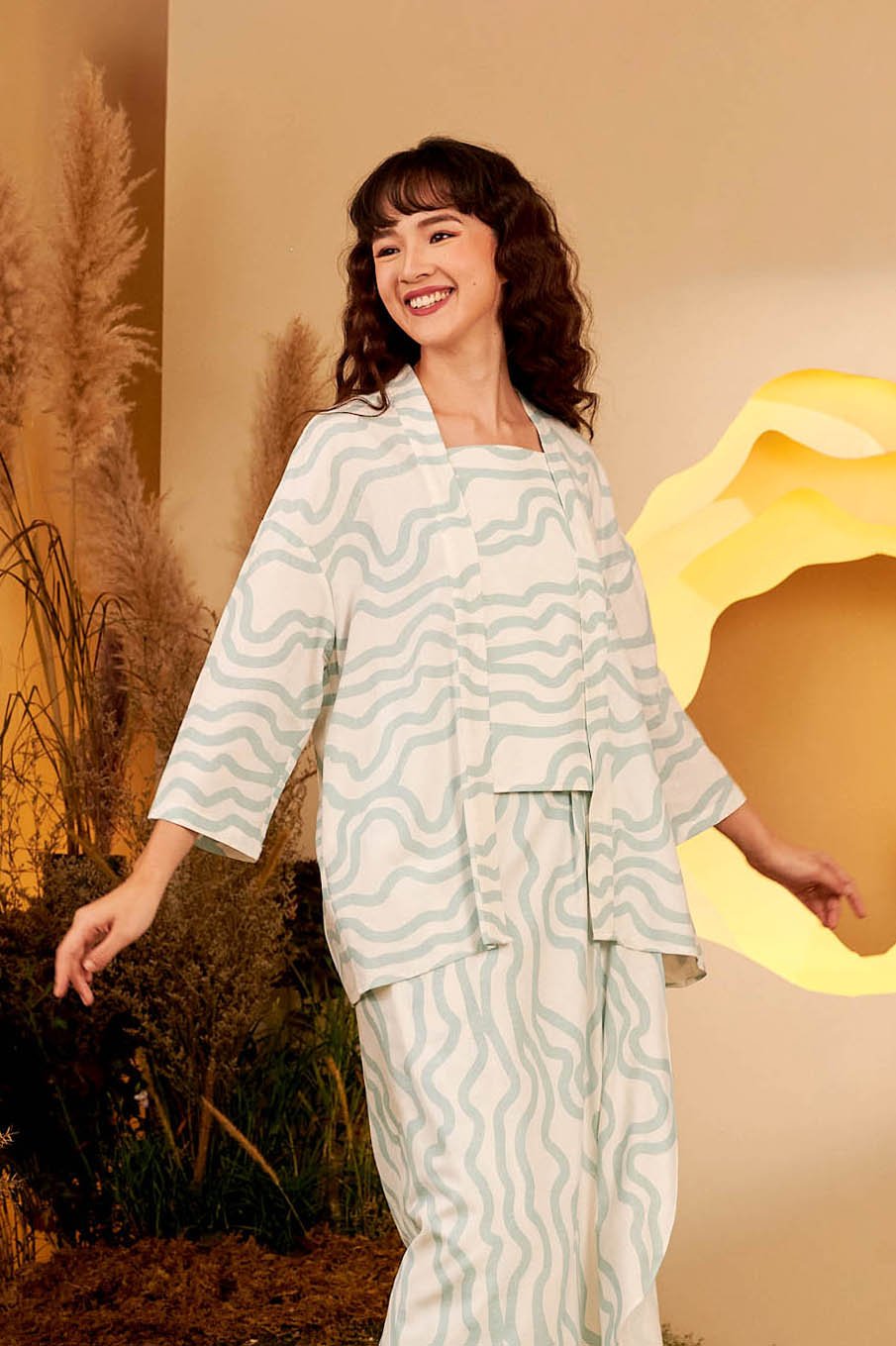 The Secret Garden Women 2 in 1 Kebaya Wave Print - Umbi
