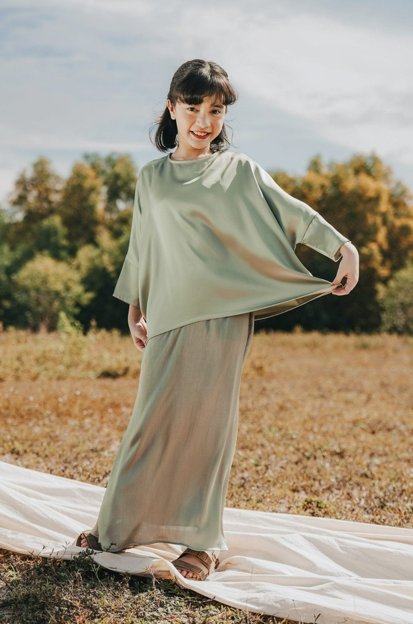 The Shawwal Collection Girl Kaftan Set Matcha Green Satin - Umbi