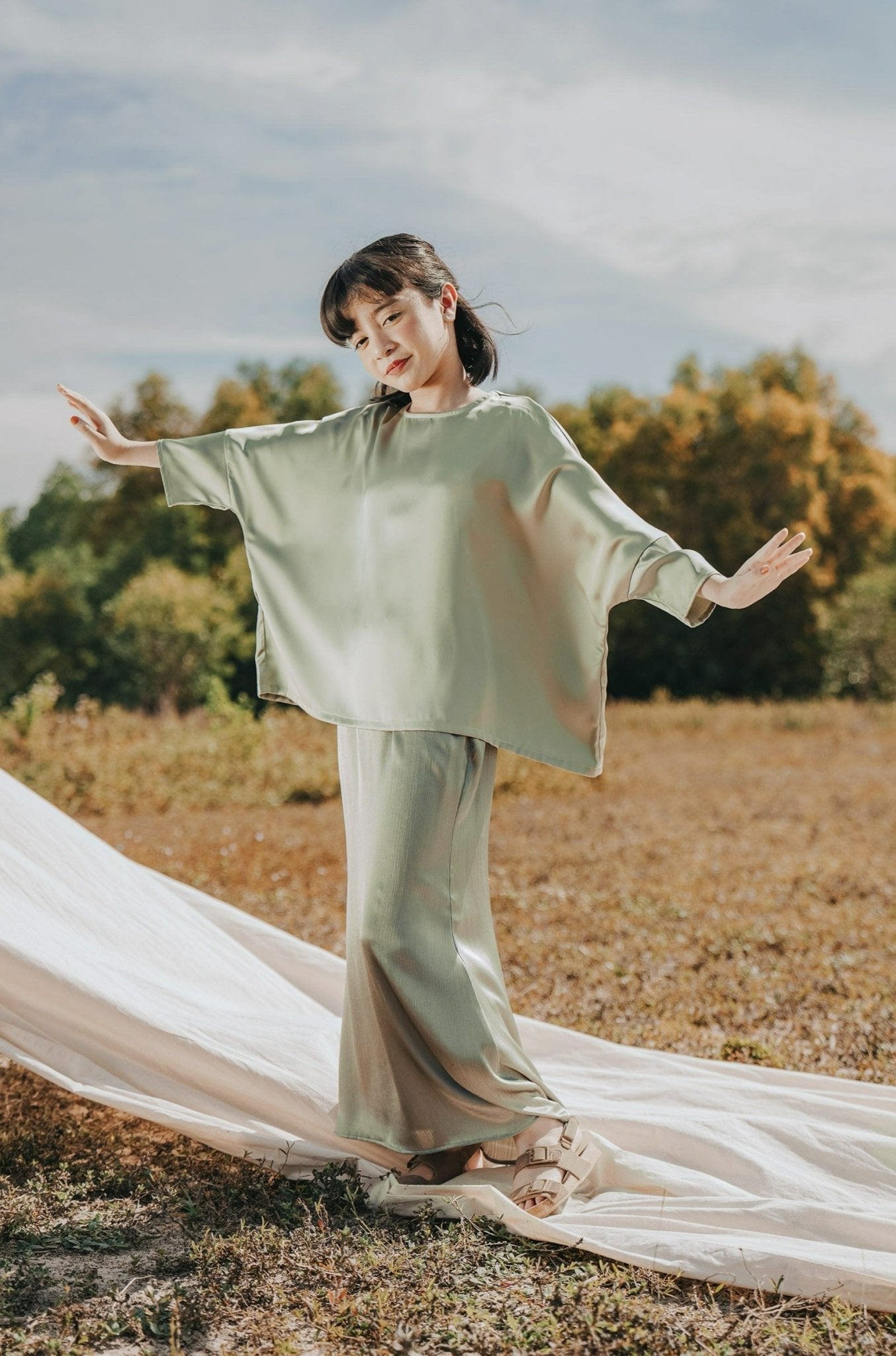 The Shawwal Collection Girl Kaftan Set Matcha Green Satin - Umbi