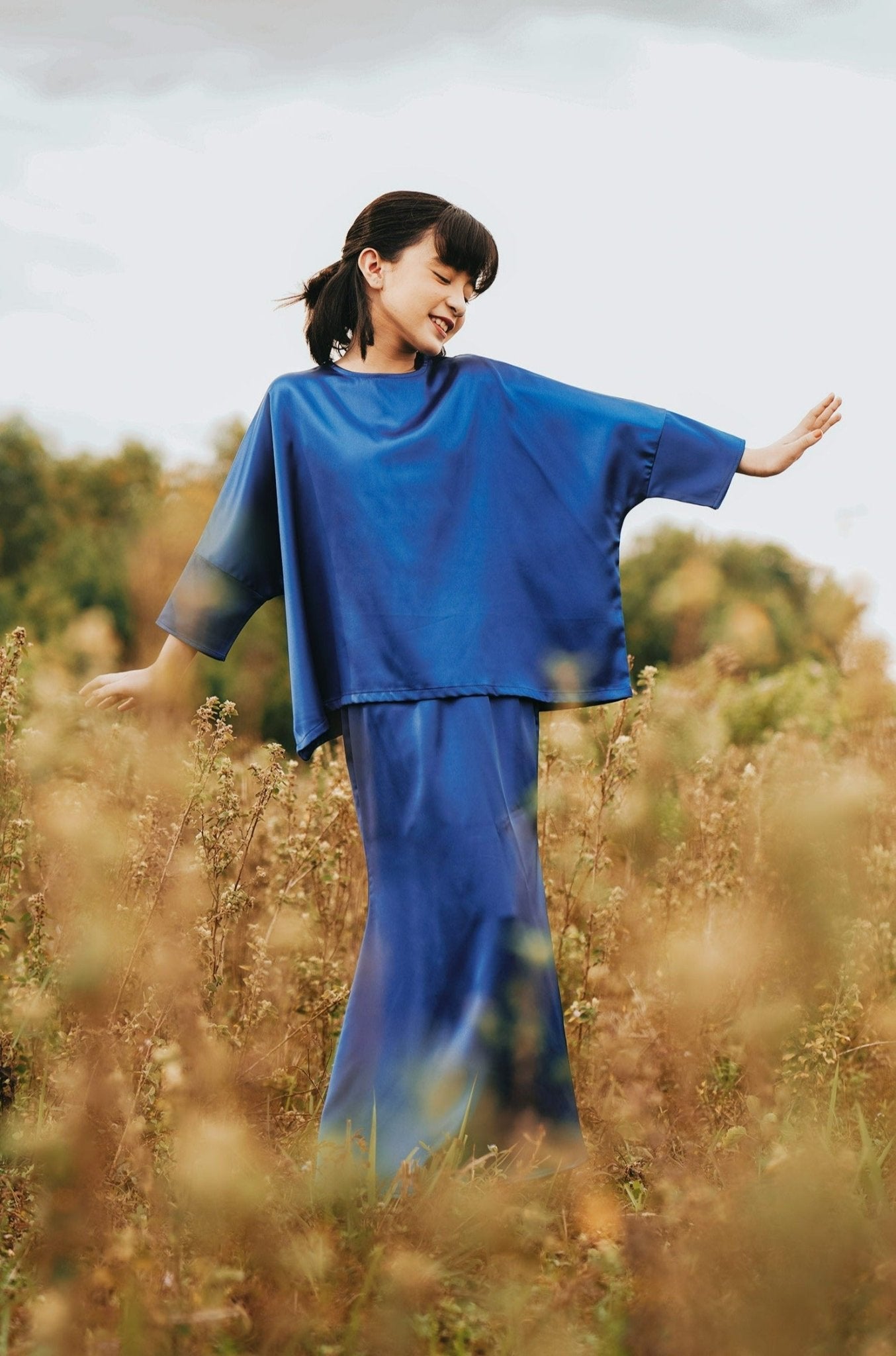 The Shawwal Collection Girl Kaftan Set Royal Blue Satin - Umbi