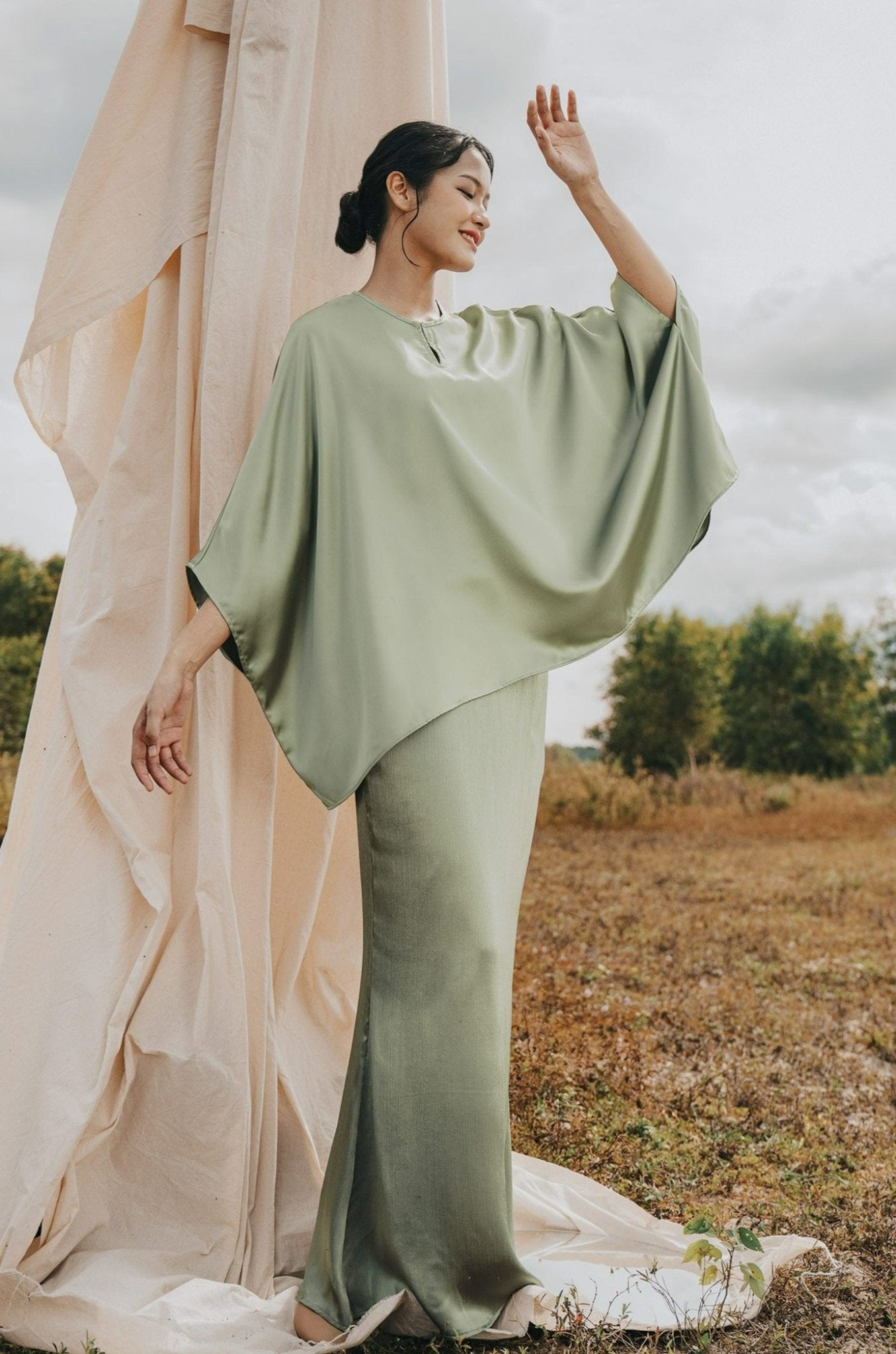 The Shawwal Collection Women Kaftan Blouse Matcha Green Satin - Umbi