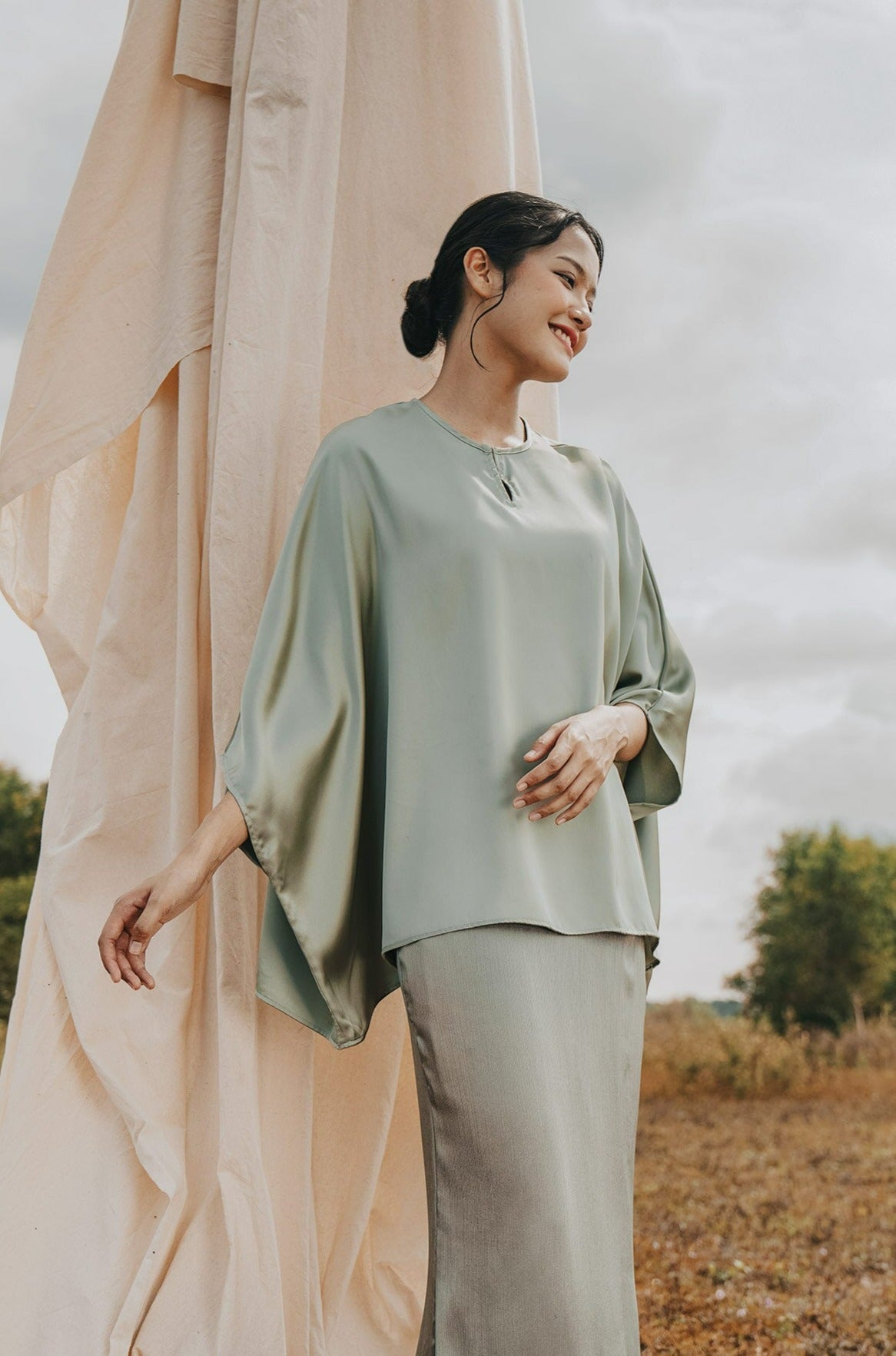 The Shawwal Collection Women Kaftan Blouse Matcha Green Satin - Umbi