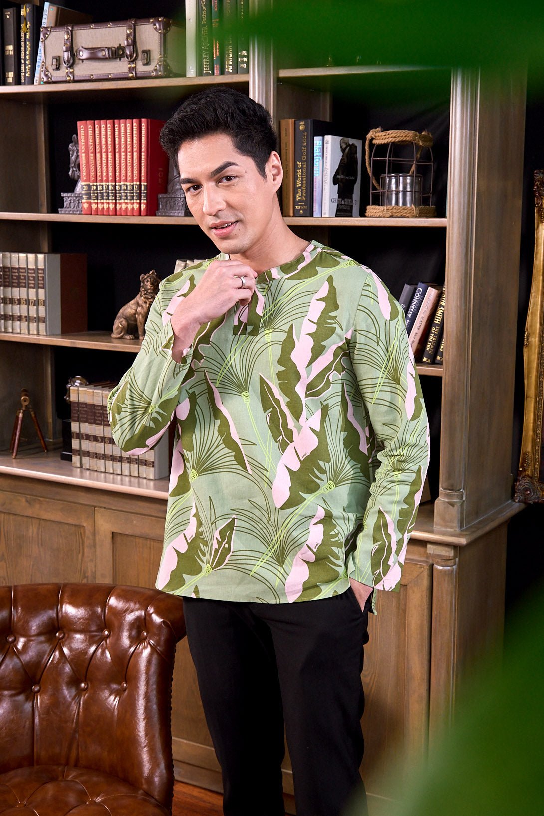 The Warisan Raya Men Teluk Belanga Estate Print - Umbi