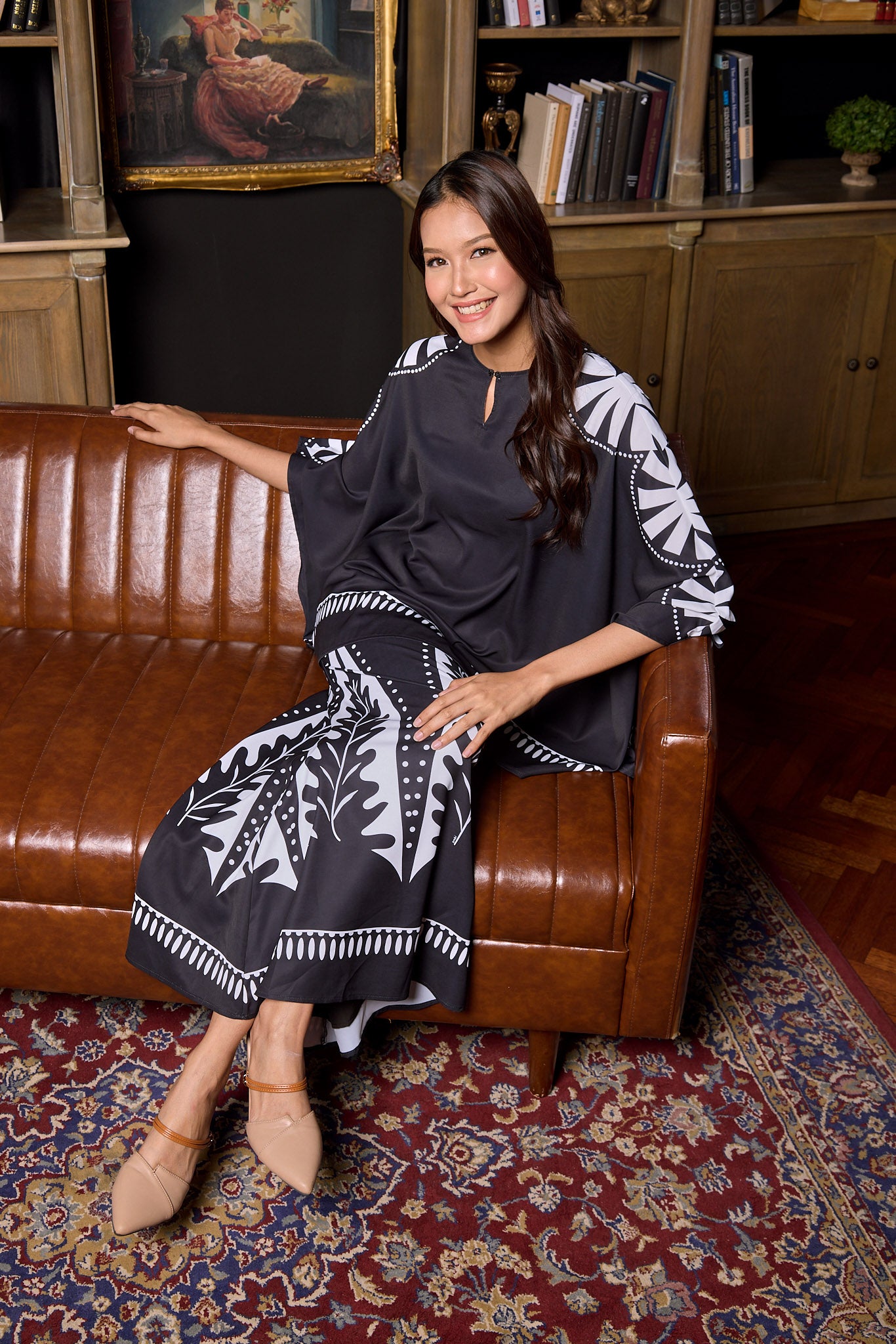 The Warisan Raya Women Saloma Kaftan Set Black Print