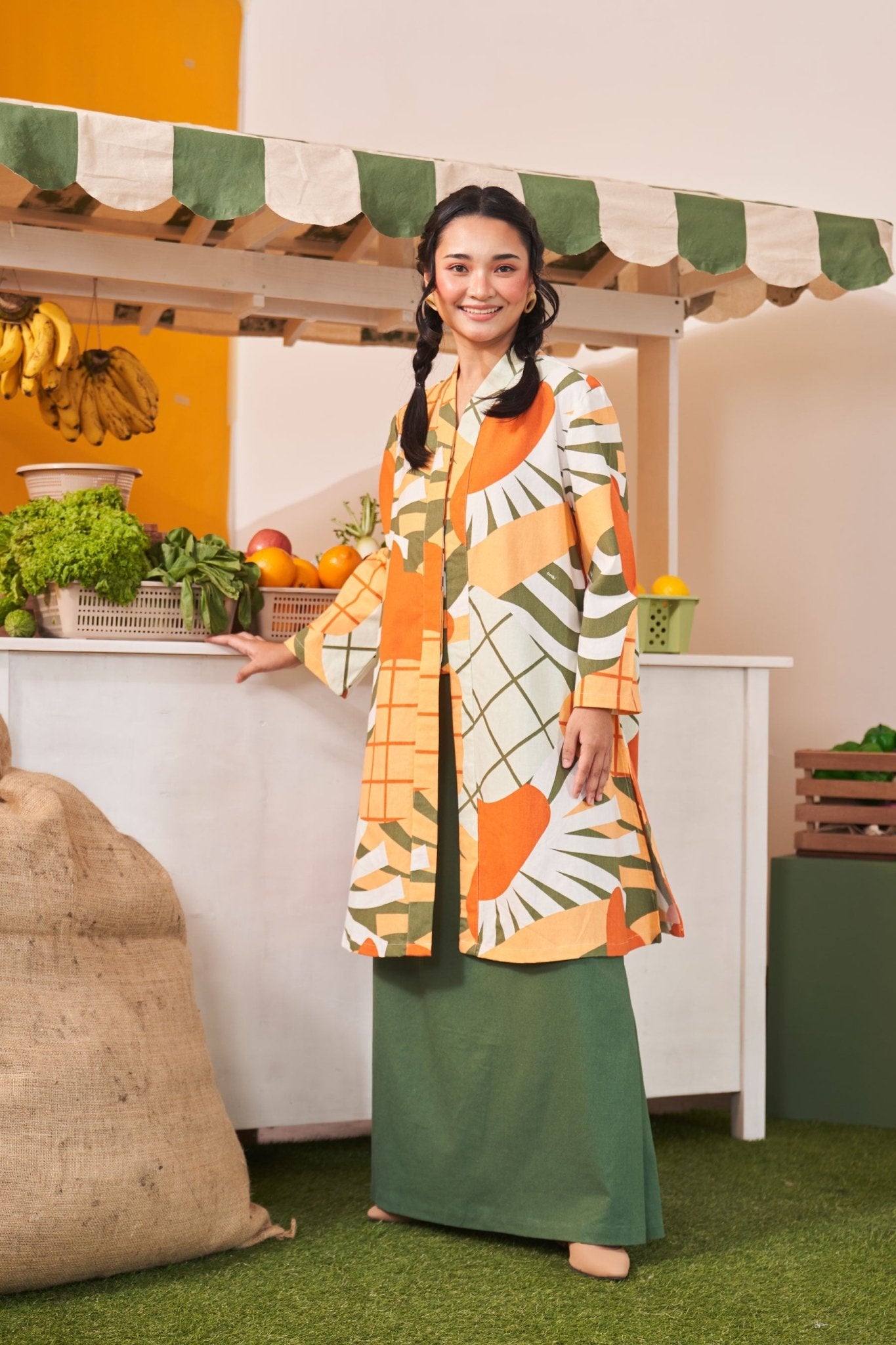 At The Market Collection Women Long Kebaya Blouse Sunflower Print - Umbi