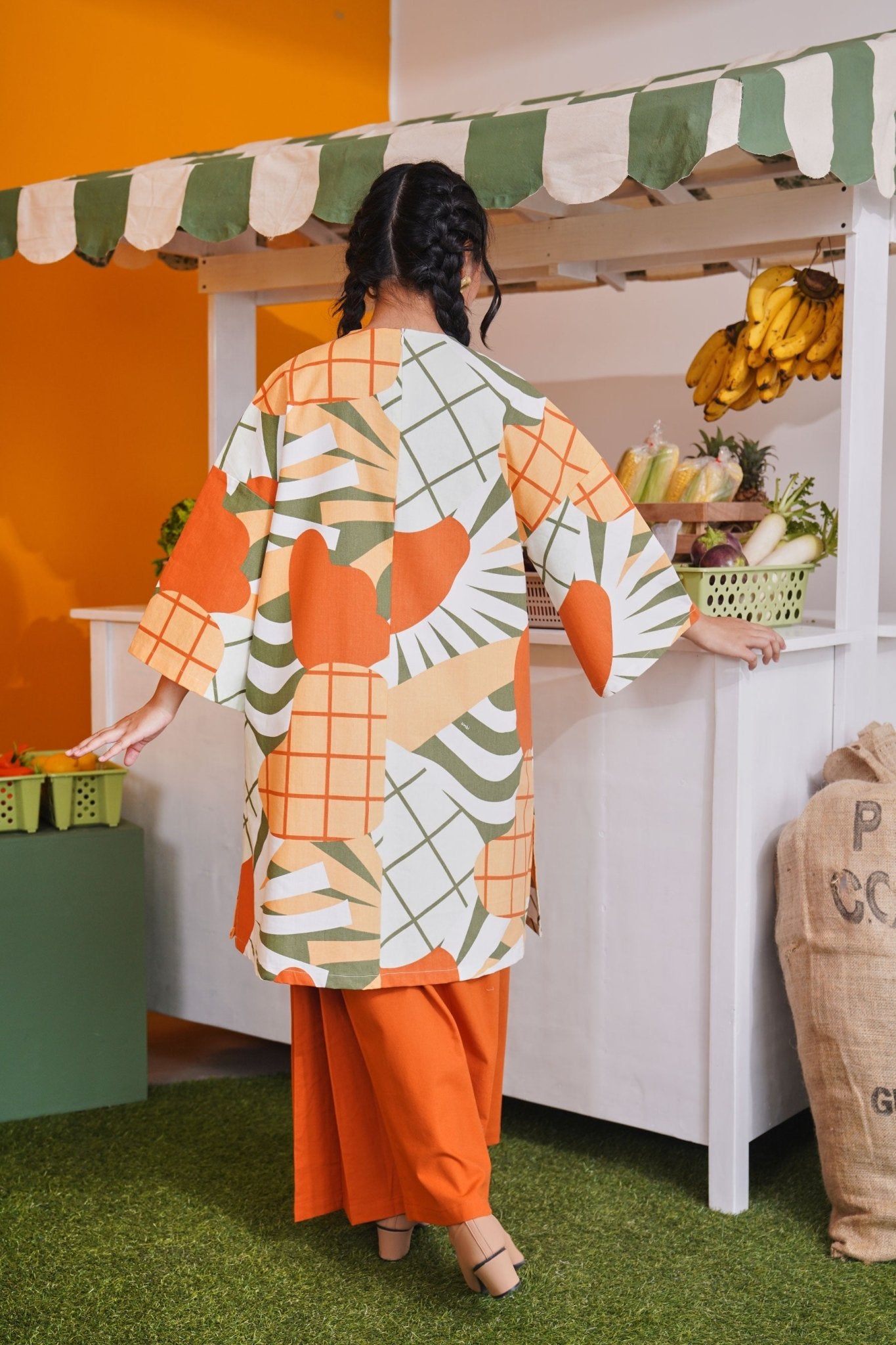At The Market Collection Women Long Kurung Blouse Sunflower Print - Umbi