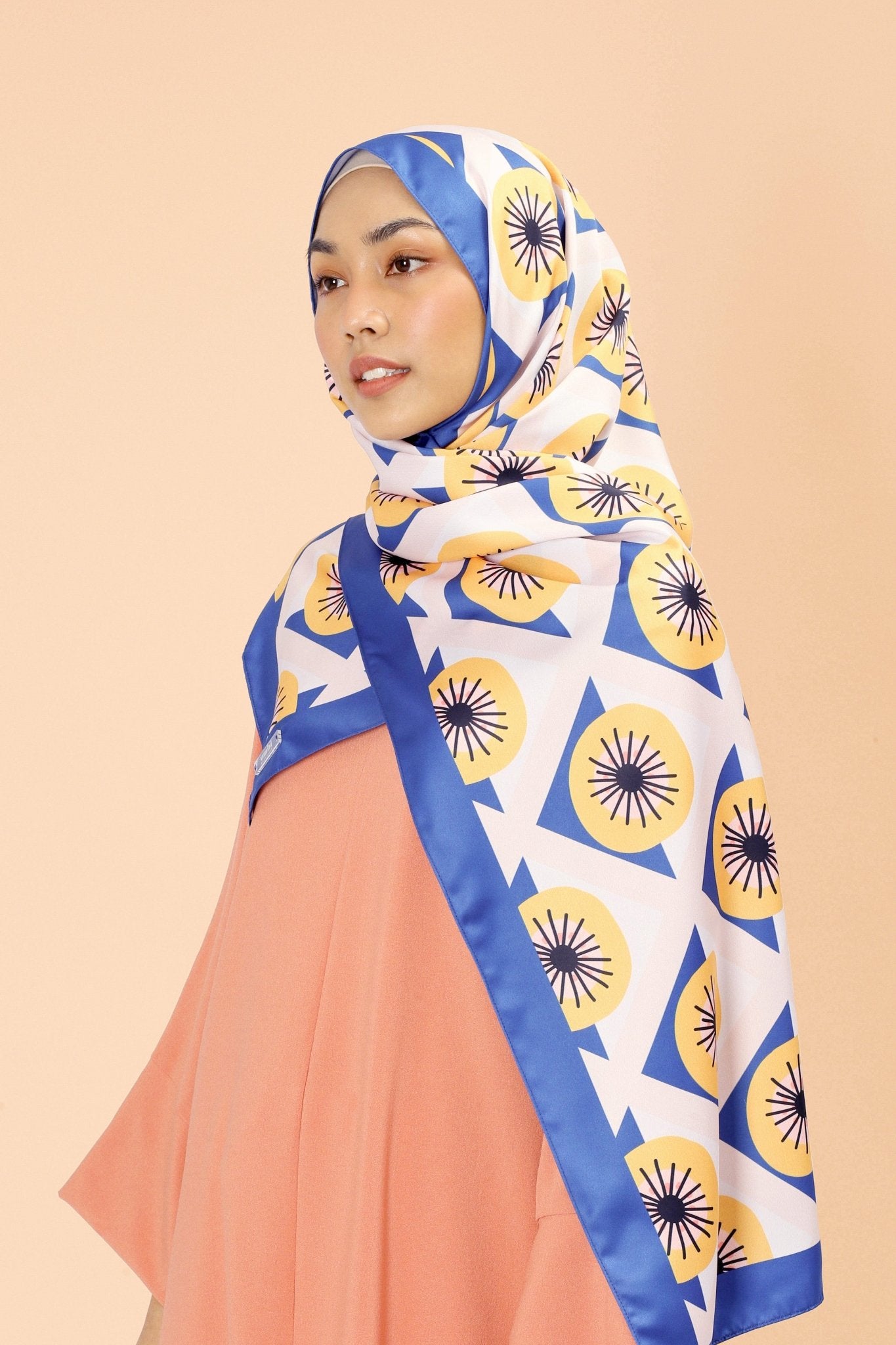 The Selesa Shawl Banana Fritz Print - Umbi