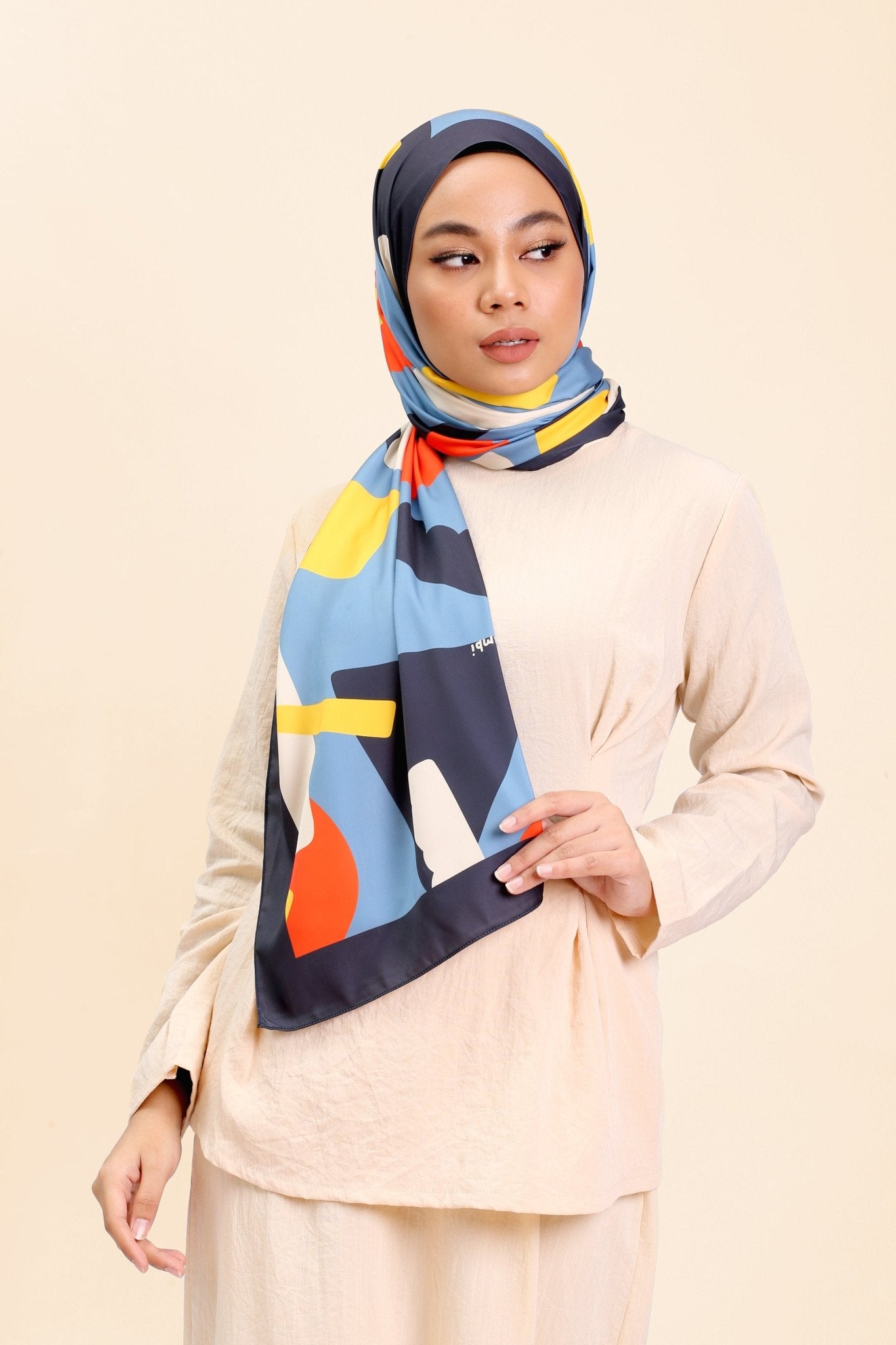 The Selesa Shawl Bumantara Print - Umbi