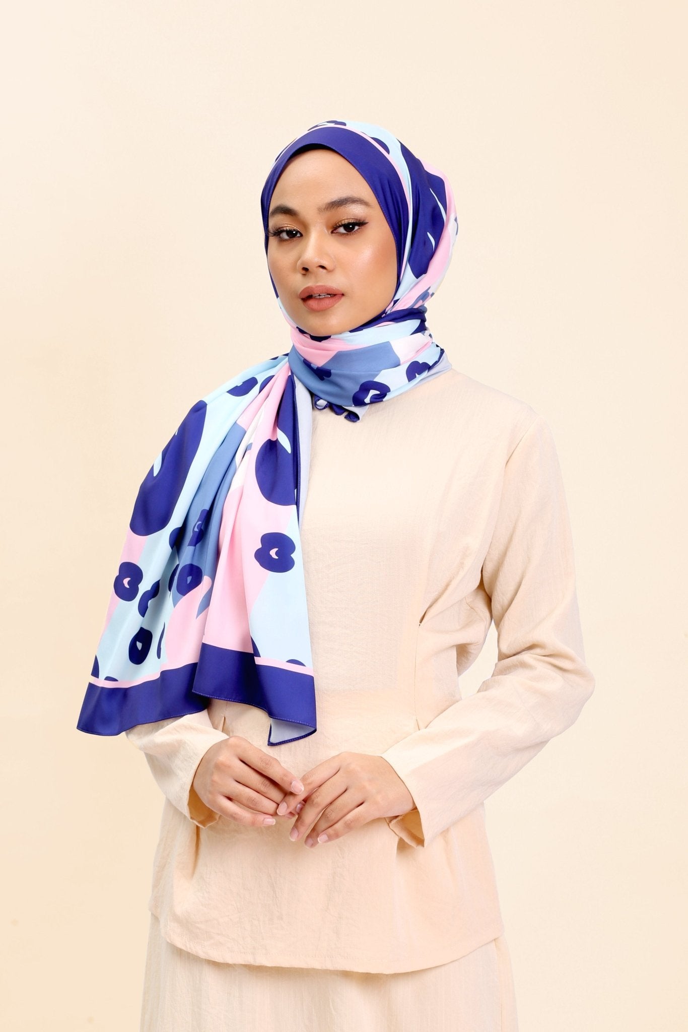 The Selesa Shawl Coral Print - Umbi