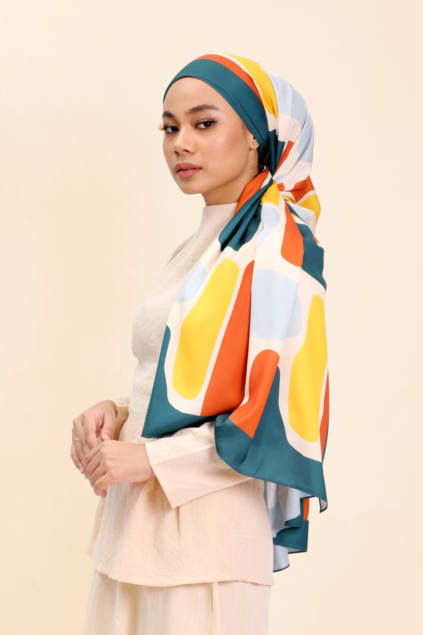 The Selesa Shawl Stonehenge Print - Umbi