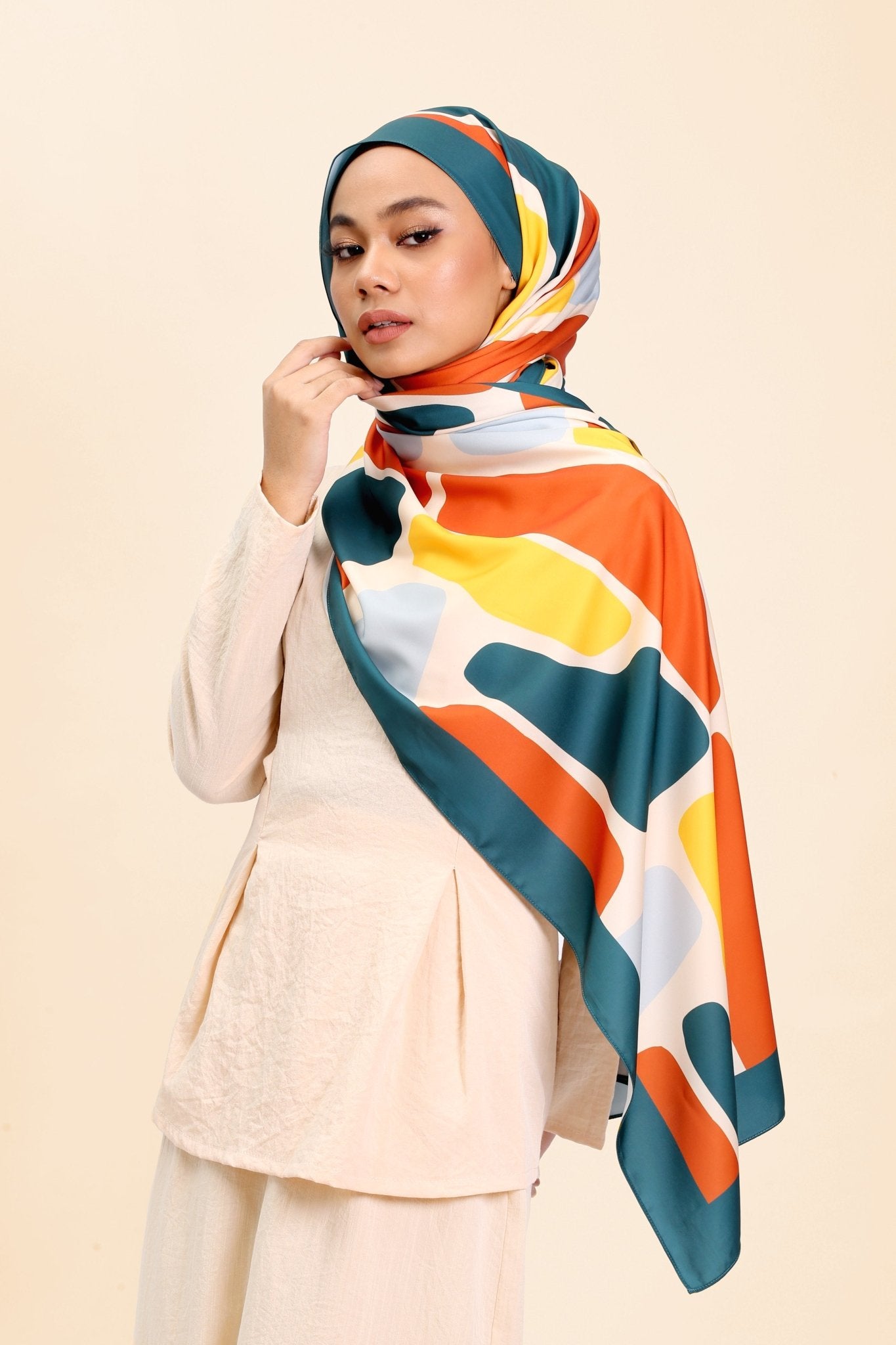 The Selesa Shawl Stonehenge Print - Umbi